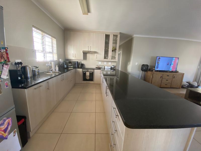 To Let 3 Bedroom Property for Rent in Pinehurst Western Cape